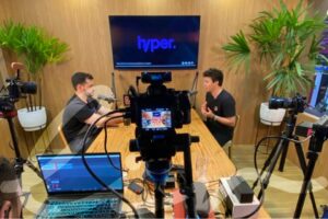 Como produzir um podcast em um dos maiores eventos de tecnologia do mundo: os bastidores de uma produção no Web Summit